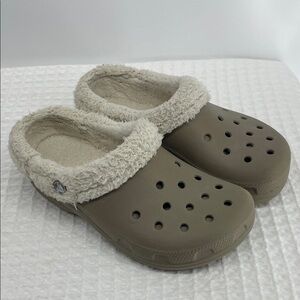 Fleece-Lined Olive Clogs